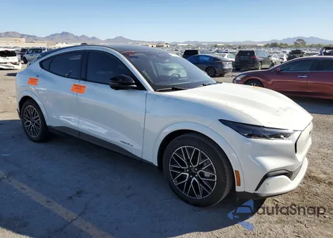 2025 Ford Mustang Mach-E Premium z USA, uszkodzony, nr VIN 3FMTK3R79SMA36922